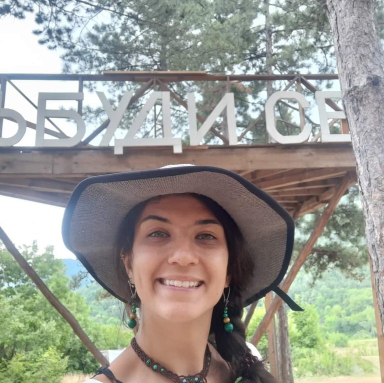 FB IMG 1581310369823 768x767